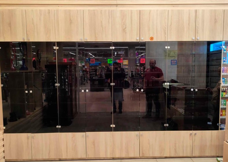 Тонировка витрины в магазине Табакинг в Москве