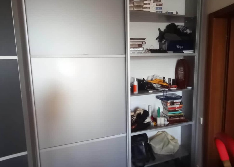 Тонировка пленкой шкафа в квартире в Реутове